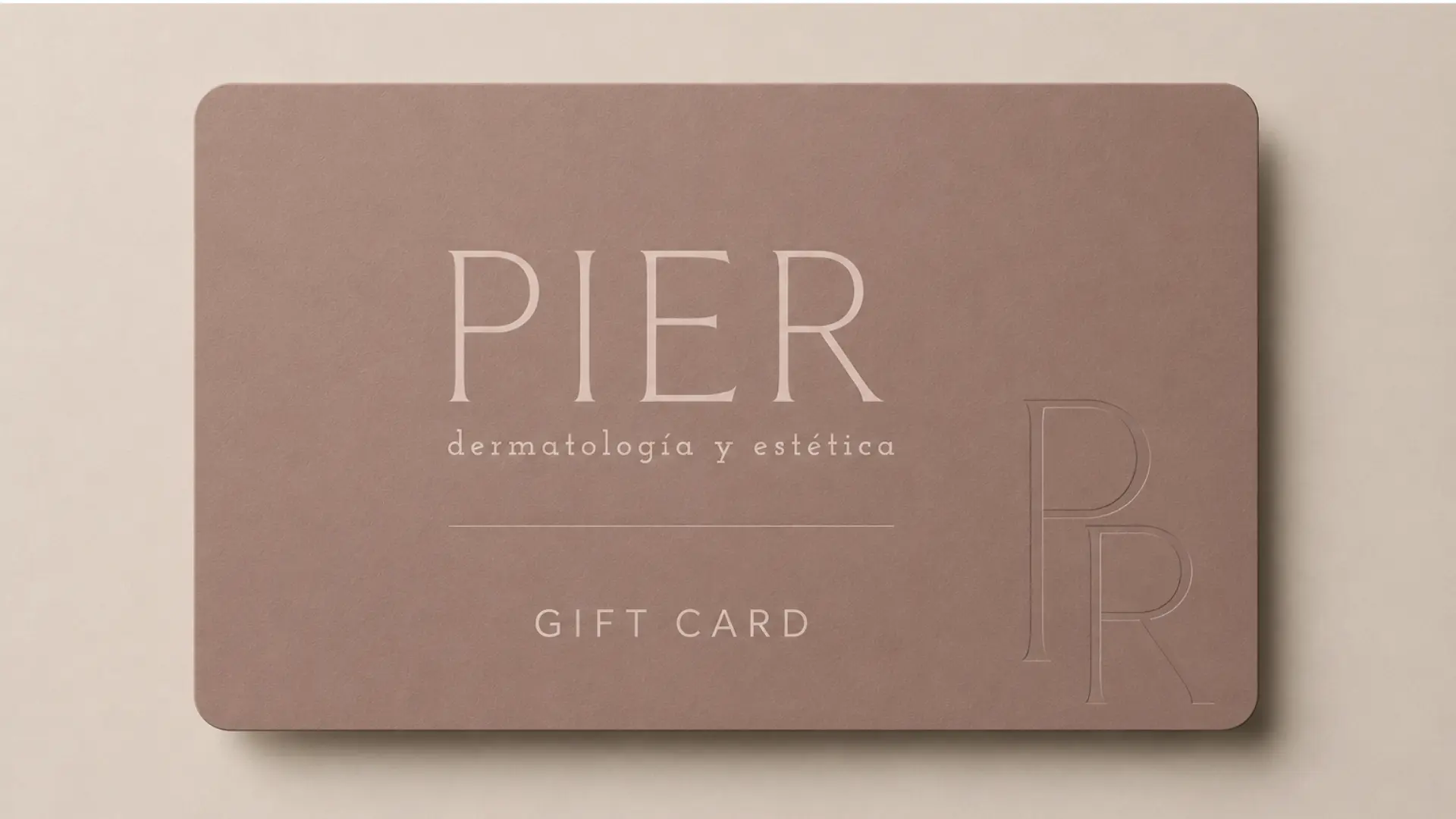 Representación visual de la identidad de marca de PIER en versión de escritorio