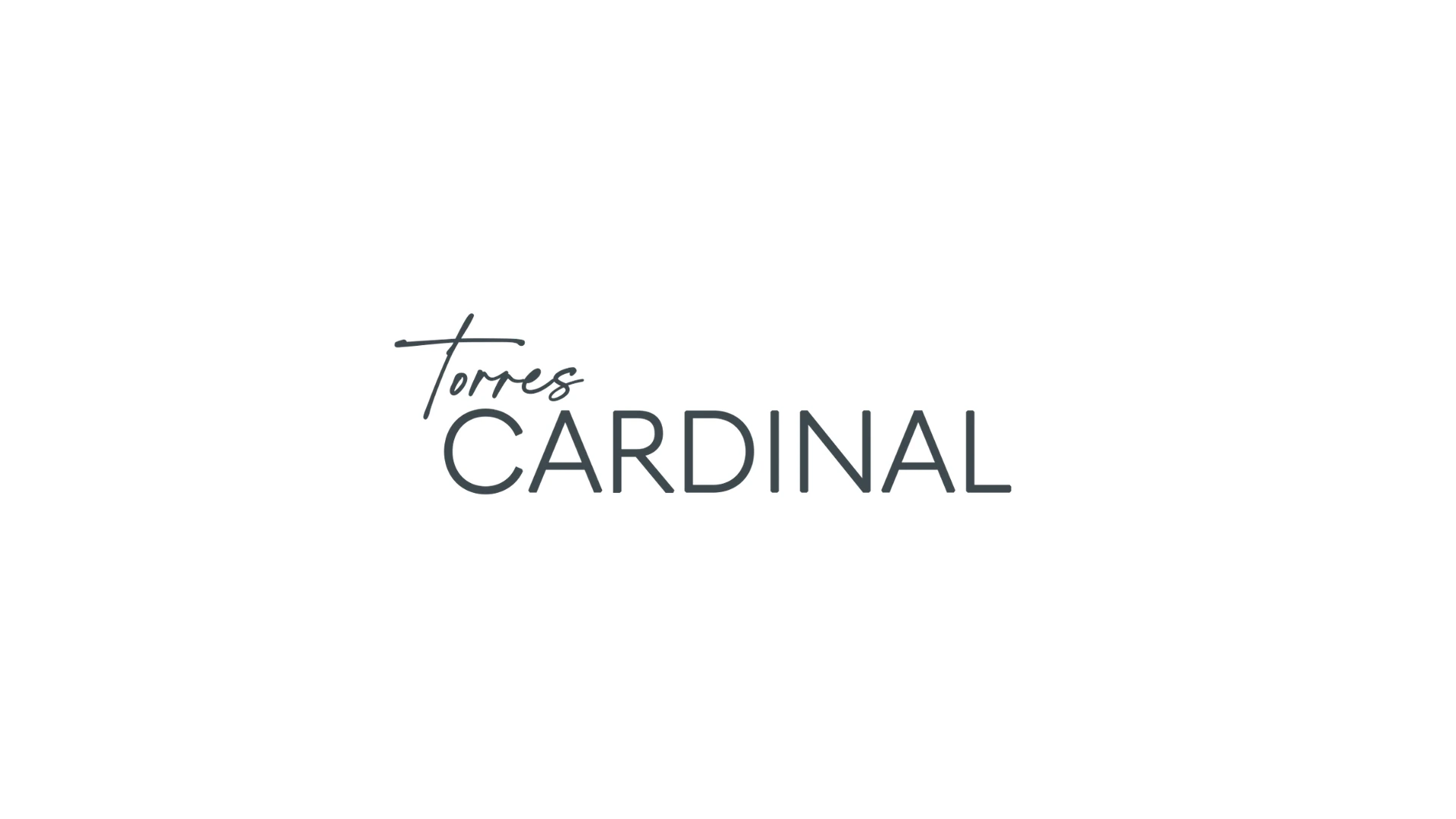 Representación visual de la identidad de marca de TORRES CARDINAL en versión de escritorio